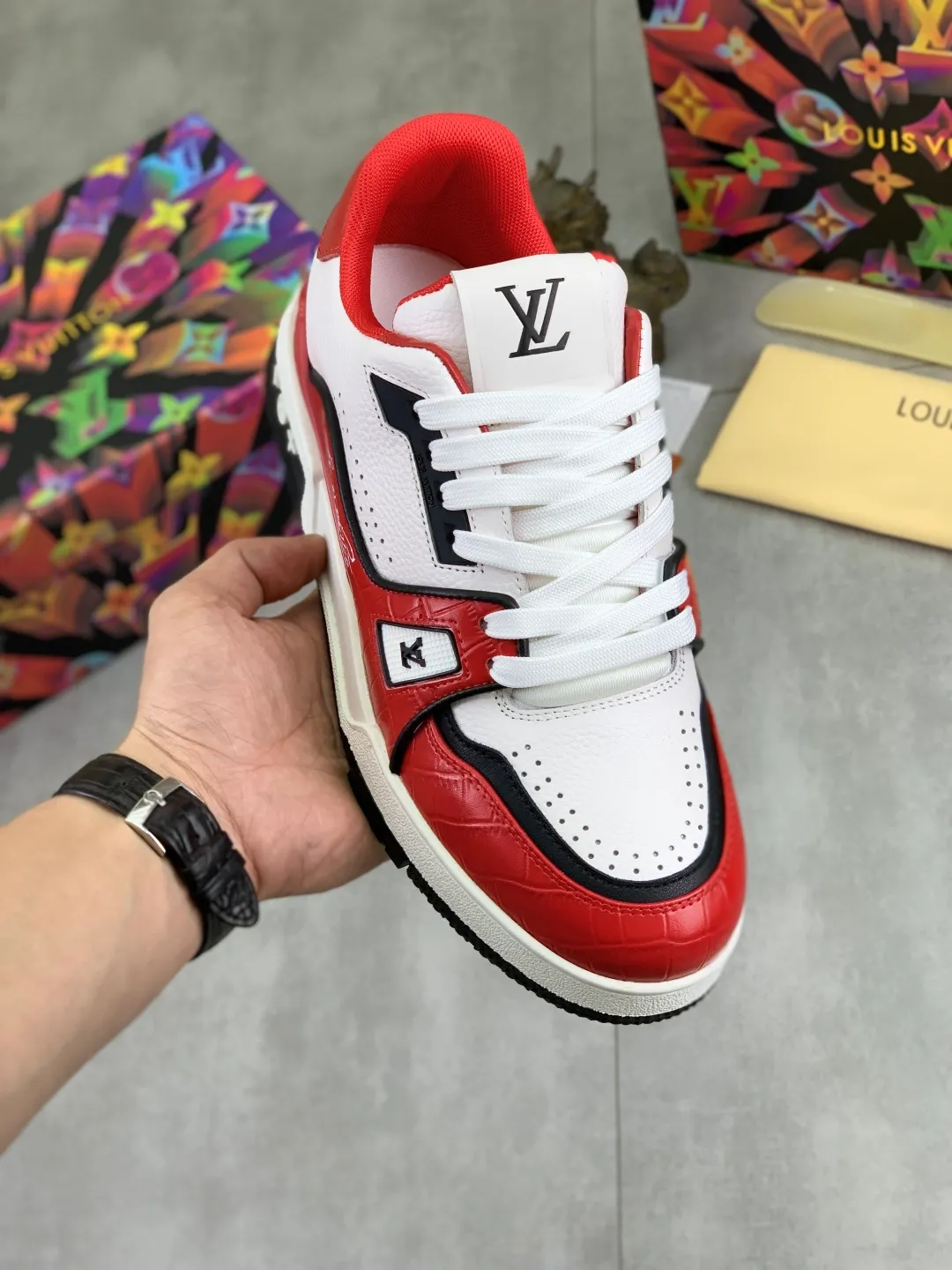 Men's men's shoes 💰P560 new style 💶【LOUIS VUITTON) (original order) new style 🍀LV Louis Vuitton *——LV classic trendy shoes! Made of imported original cowhide and water-dyed cowhide lining. The latest original wear-resistant rubber combination outsole! High quality products! Multiple colors available, code number: 38-46
